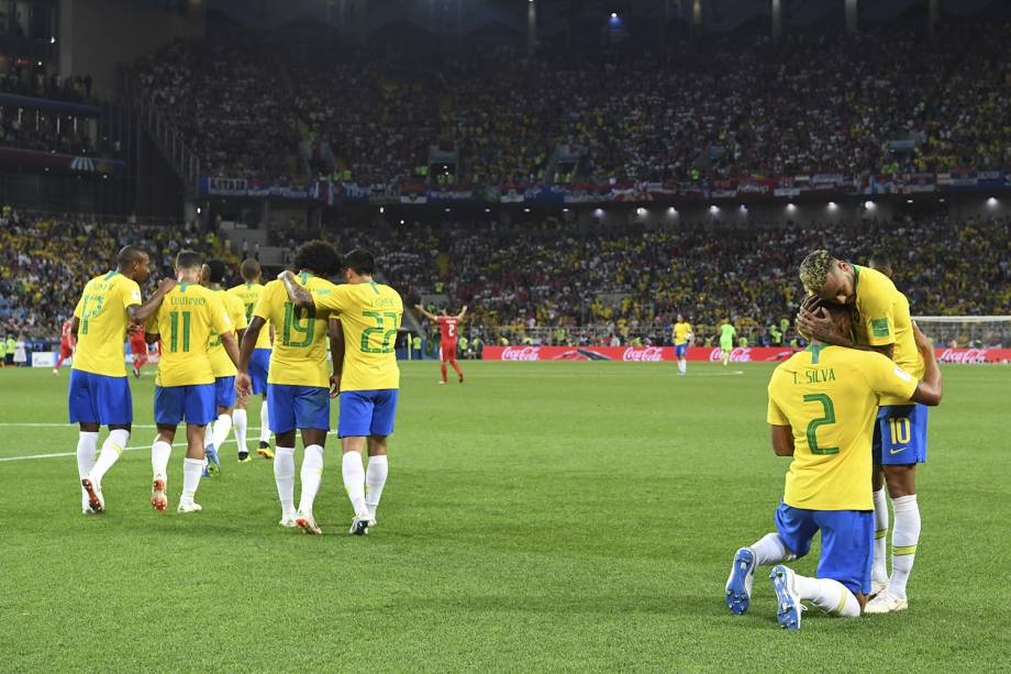 Thiago Silva, Neymar, Brasil, Sérvia, Copa do Mundo, Rússia 2018, casal anti-Copa