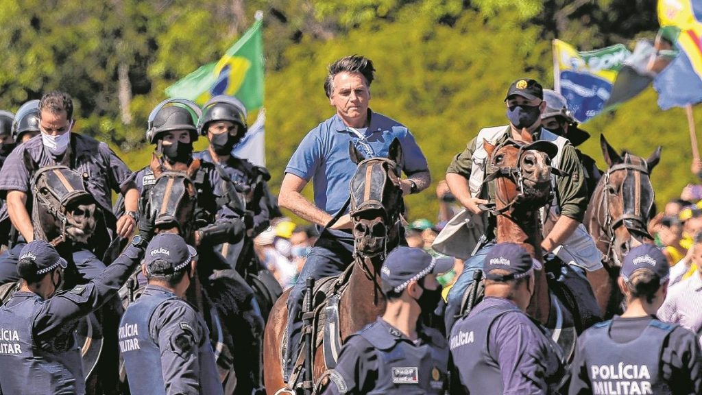 Bolsonaro, manifestação, pandemia, golpe, intervenção,